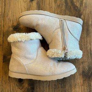 Girls Cat & Jack boots size 4